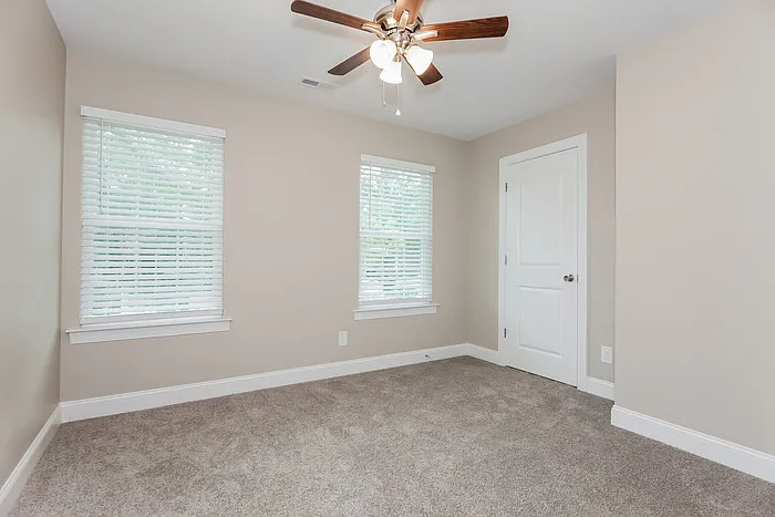 503 E Cloninger St — Photo 12