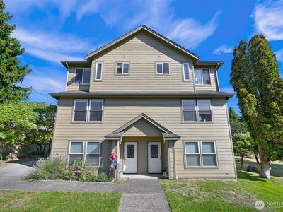 919 921 923 24th Street, Bellingham, WA, 98225