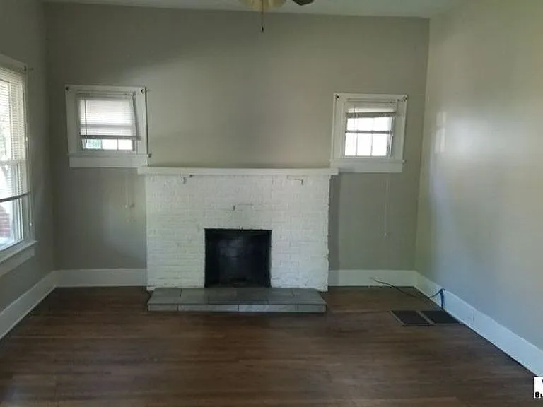 2543 E 5th Ave — Photo 6