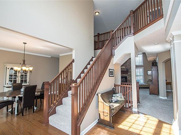 3rd image of 14642 Parkhurst Dr