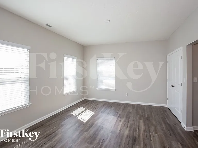 4618 W Otway Ln — Photo 12