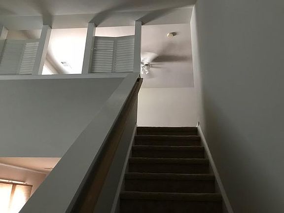 5th image of 132 Grove Park Ln