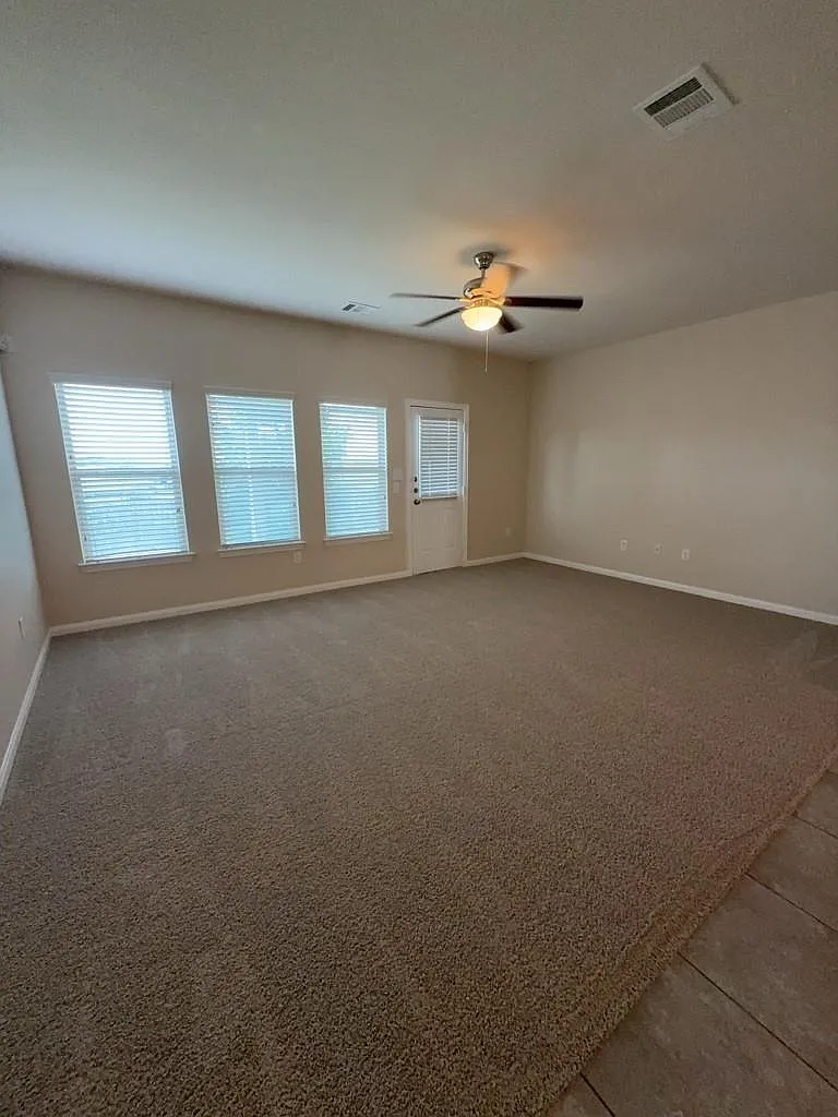 3 bed, 2.0 bath, 1771 sqft, $2,200 — Photo 4