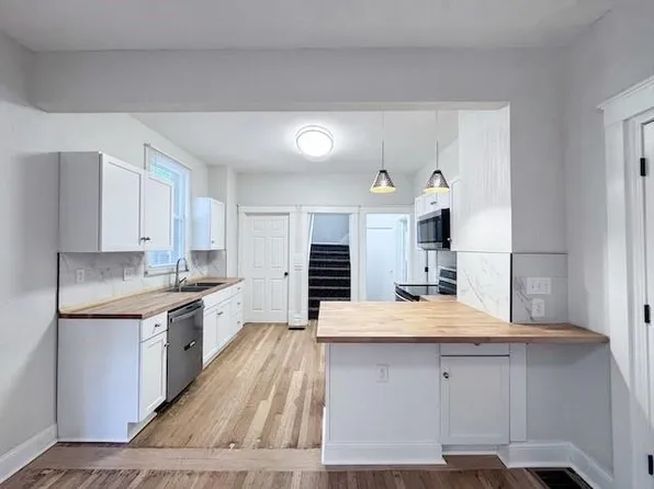 1219 E 41st St, Kansas City, MO 64110