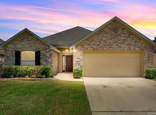3911 White Lake Dr, Bossier City, LA 71111