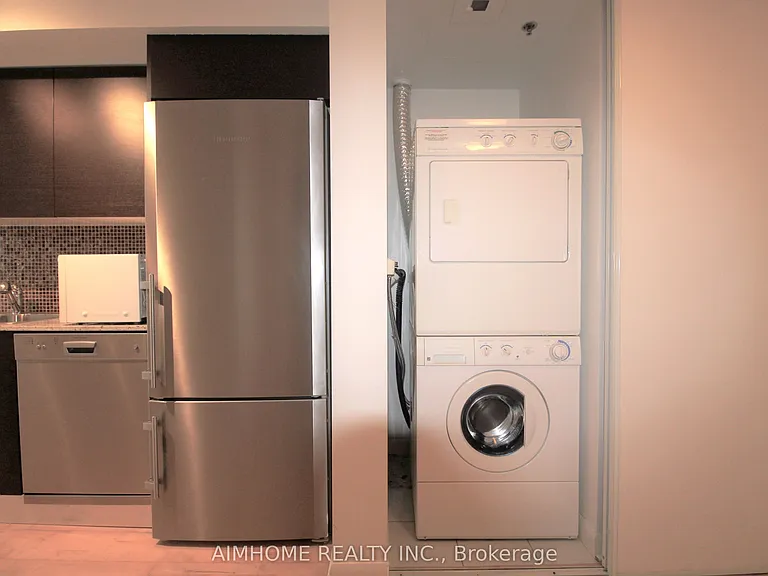 375 King St W #2208 — Photo 17