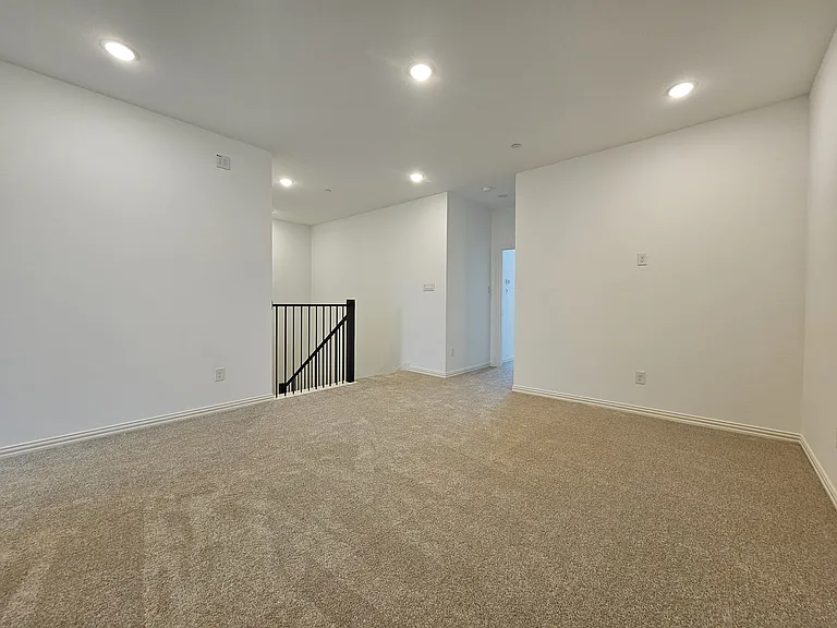 9452 Espalier St — Photo 9