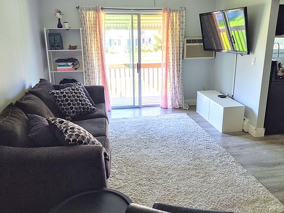 3rd image of 5358 36th Ave APT 5