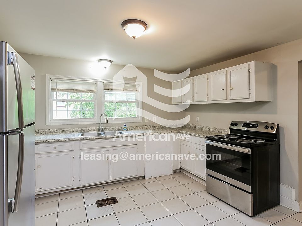 702470_005_kitchen_13800055.jpg