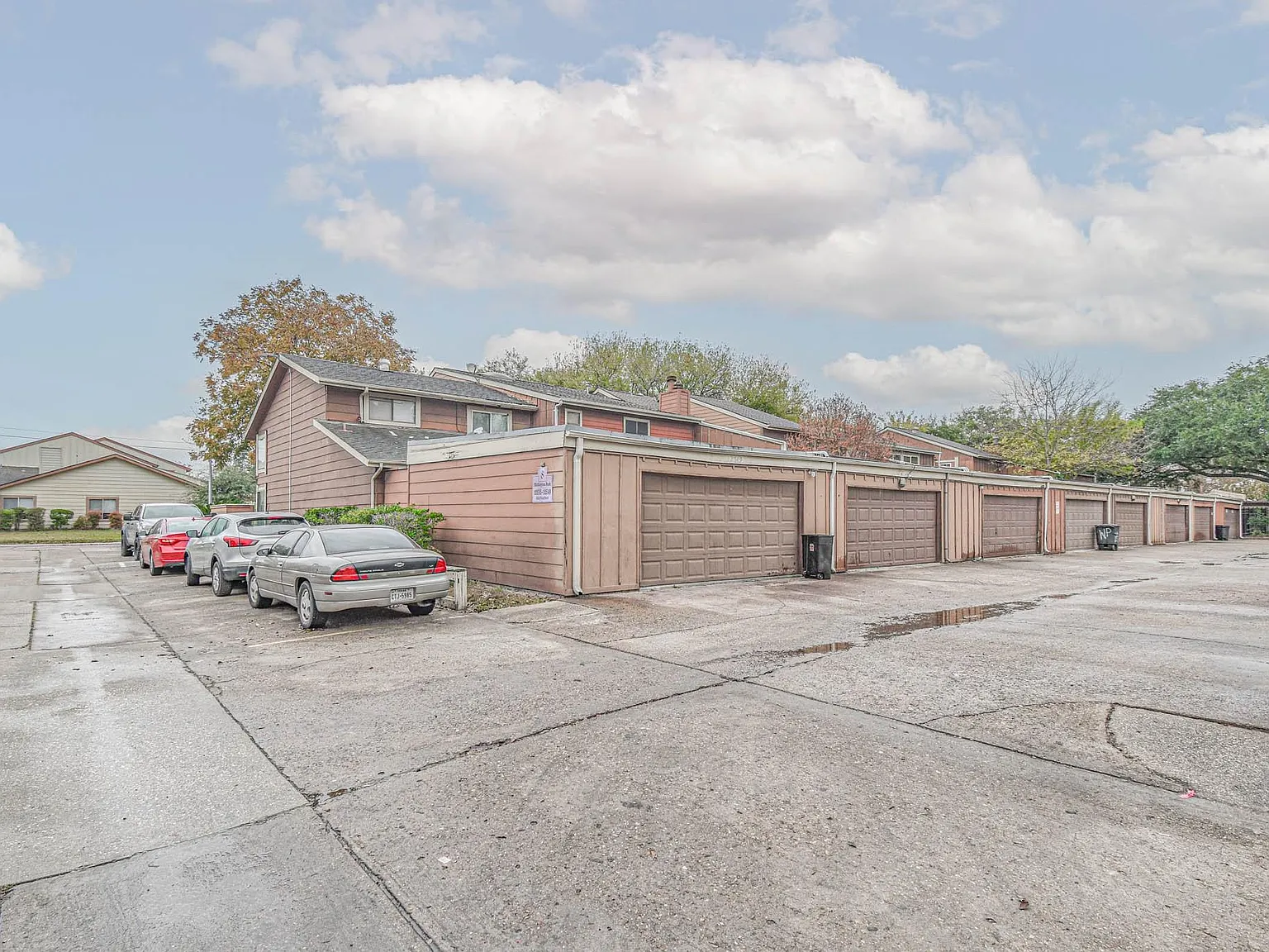 3 bed, 2.5 bath, 1665 sqft, $1,700 — Photo 4