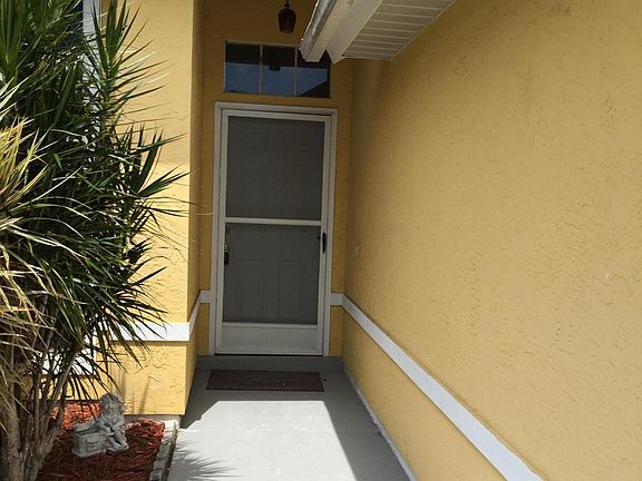 2nd image of 2585 SE Calusa Avenue