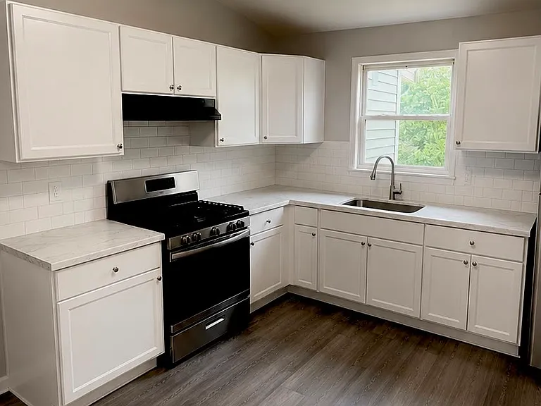 225 Washington Ave #B — Photo 4