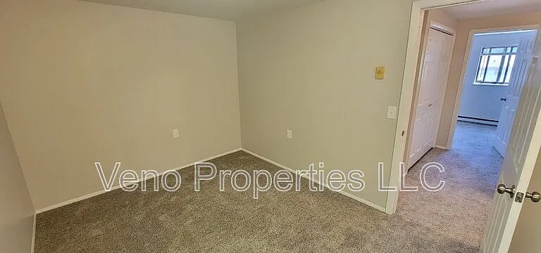 40 McIntyre St #B2 — Photo 16