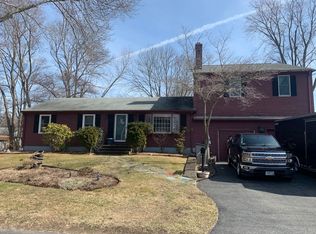 4 Anthony Rd, Barrington, RI 02806