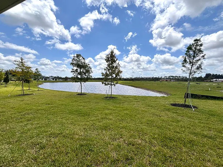 10660 NW Wilgrove Ln — Photo 3