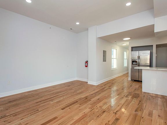 3rd image of 1629 Wallace St #3R