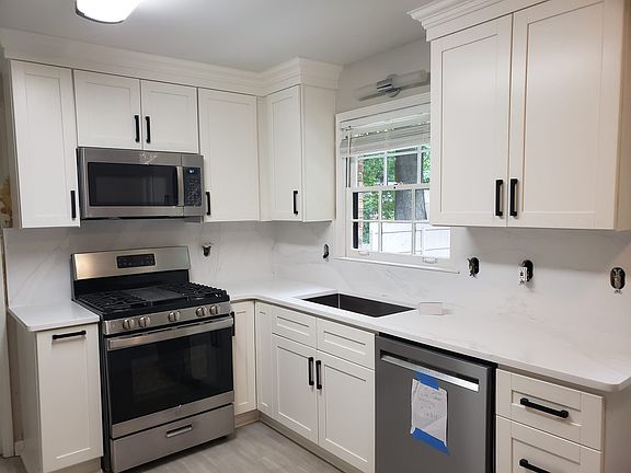 5th image of 5649 Roberts Dr