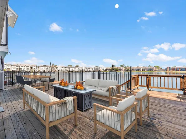 2110 Lakeshore Edge Dr, Houston, TX 77080