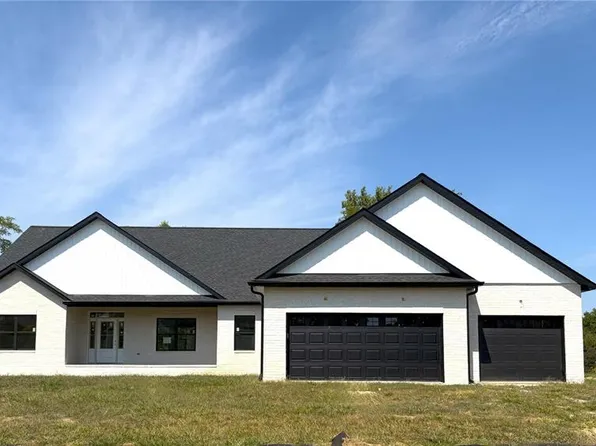 8429 Treybrooke Pl, O'Fallon, IL 62269