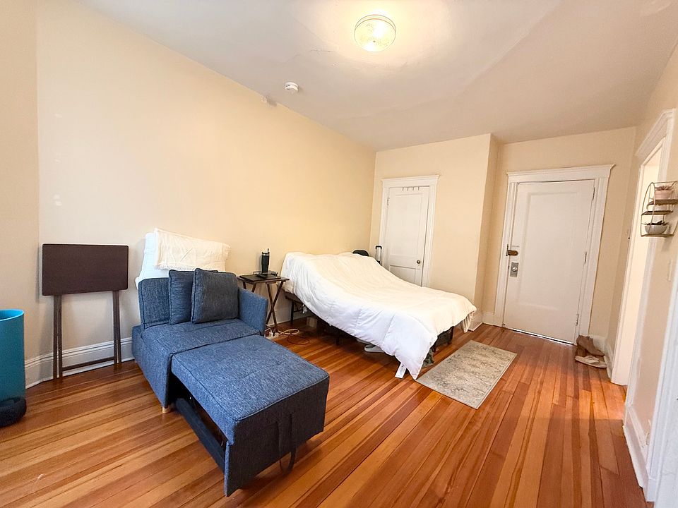 1st image of 181-183 Winthrop Rd #10