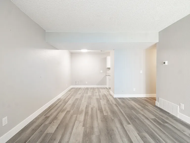 Parkview Apartments — Photo 6
