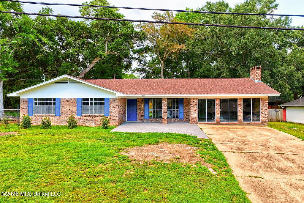 4 bed, 2.0 bath, 2108 sqft, $2,095 — Photo 1
