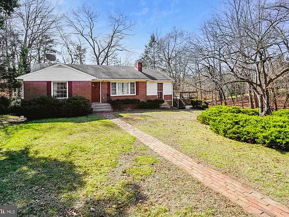 2nd image of 1605 Lakewood Dr