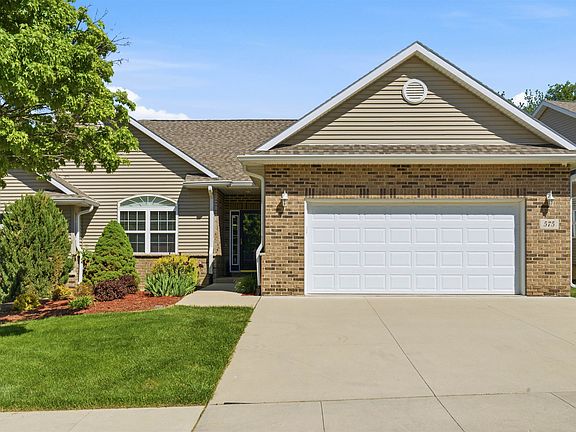2nd image of 575 Woodland Rdg
