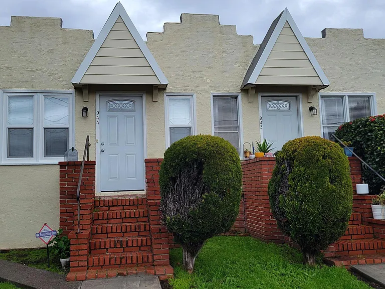 944 Kearney St — Photo 2