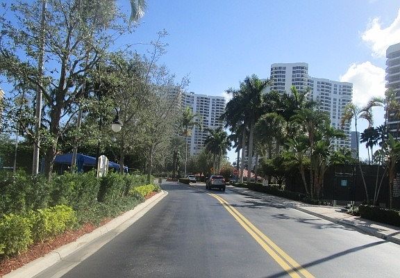 Exterior Neighborhood (street photo)