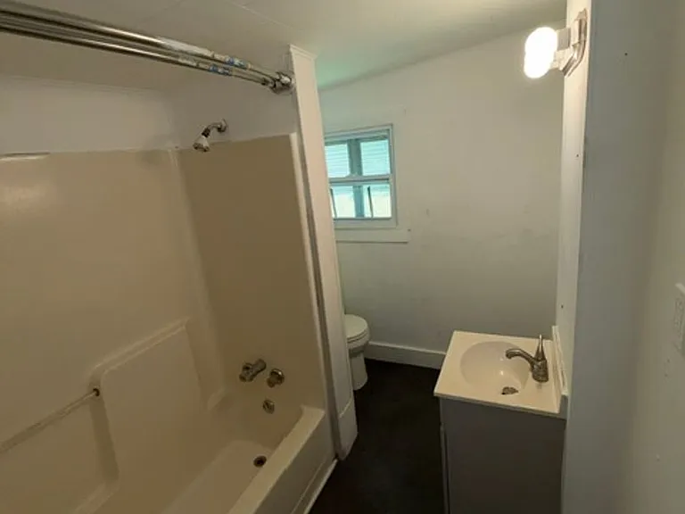 1655 Eastwood Ave — Photo 7