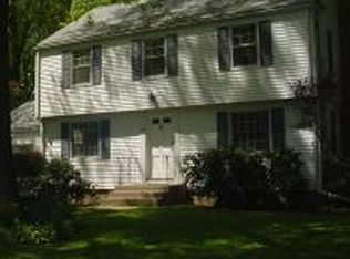 98 Brewster Rd, West Hartford, CT 06117