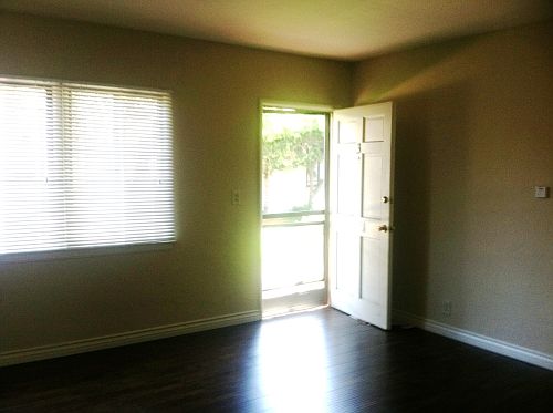 2nd image of 224 Avenue H APT 4