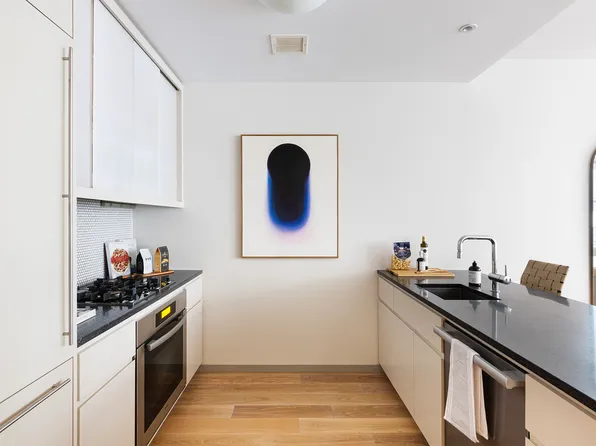 29 West 21st Street image 3 of 19