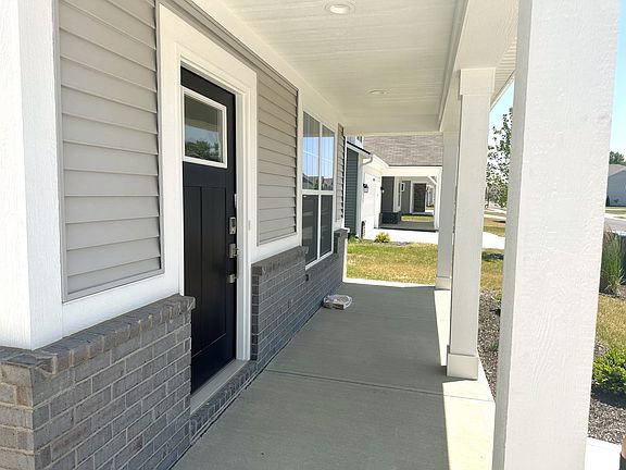 4th image of 9320 Orchard Cove Dr