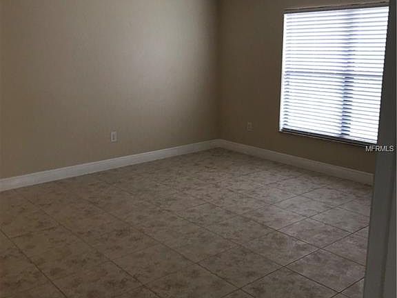 5th image of 931 Anderson Dr