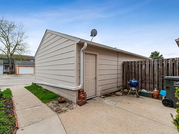 3rd image of 1337 Truman Pl