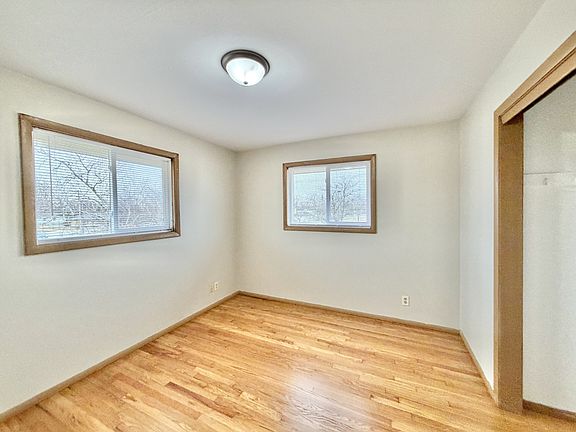 4th image of 1426 N Randall Ave #5