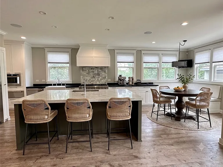 1616 N Ogden Dr — Photo 6