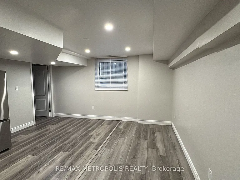 44 Endeavour Dr #BASEMENT — Photo 10