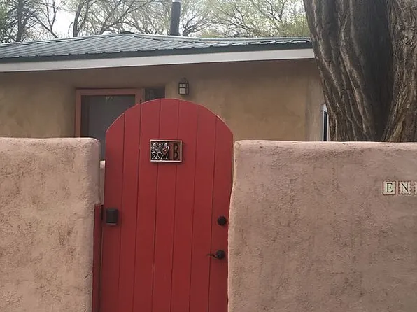 304 Montoya St, Taos, NM 87571