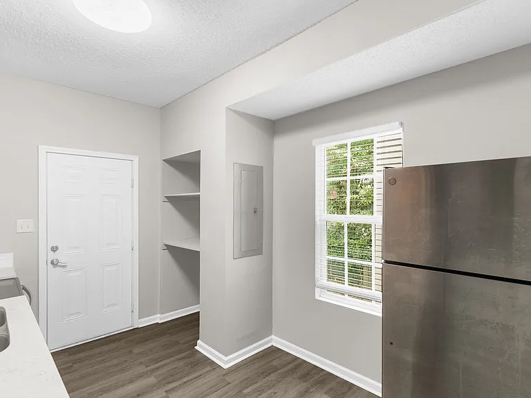 Southside Manor — Photo 11
