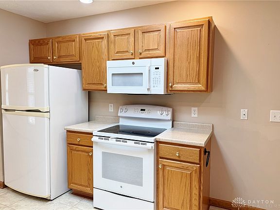 4th image of 938 Wright Ave