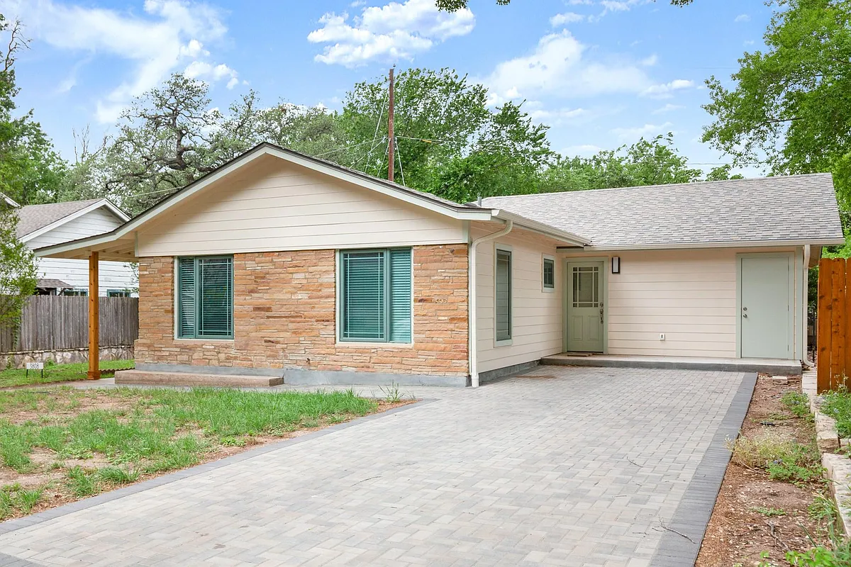 Building Photo - 3808 Tonkawa Trl
