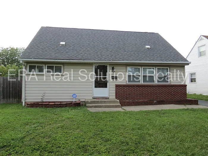 685 Savannah Dr photo 1