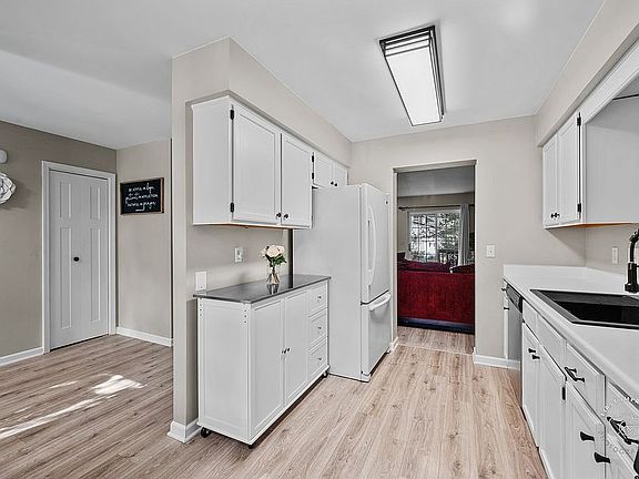 5th image of 1349 Dunham Ct