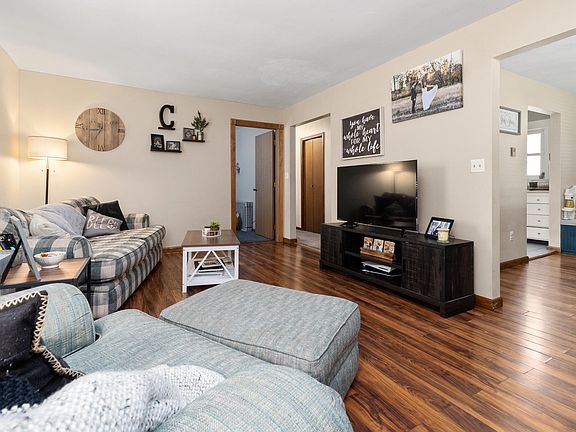 5th image of 720 S Walnut St