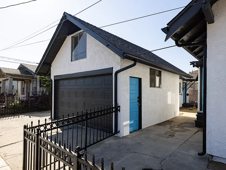+Renter gets both garage spaces
+Renter has one dedicated driveway space
+ Washer / Dryer located inside garage