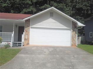 610 Pepperwood Ln, Stone Mountain, GA 30087