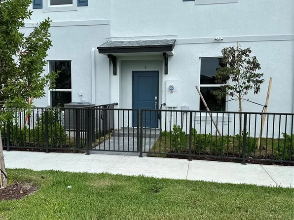 12456 SW 248th St #5, Miami, FL 33032